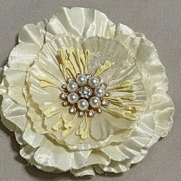 Tieks Box with LIMITED Edition Pearl Flower - Picture 4 of 4